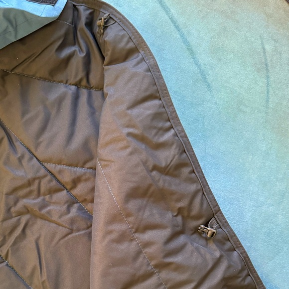 686 Waterproof/Windproof Hooded Blanket - Picture 4 of 8